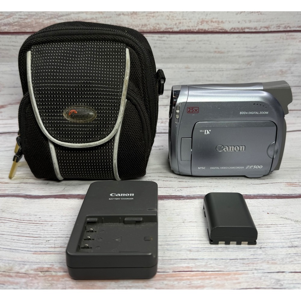 Canon ZR500 MiniDV Digital Video Camcorder Silver 25x Optical Zoom Bundle Case